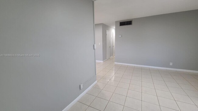 Photo - 1715 Wiley St Unidad 17