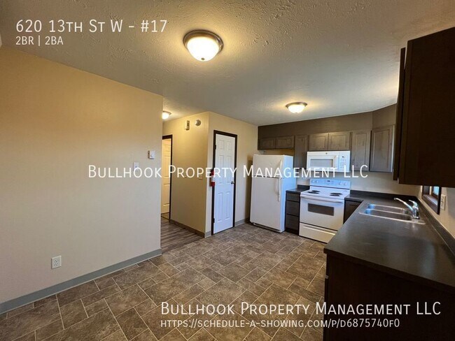 Photo - 620 13th St W