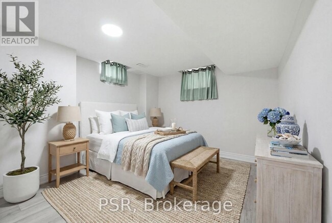 Photo - 426 Arrowsmith Dr
