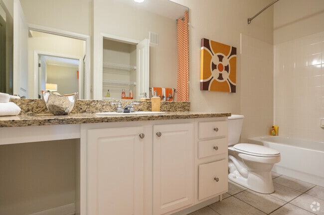 Chelan 2BR, 2BA - 1,132SF - Bathroom