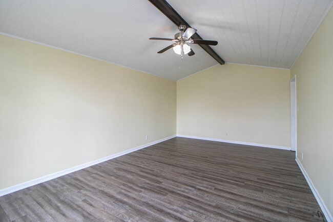 Photo - 329 Northridge Dr