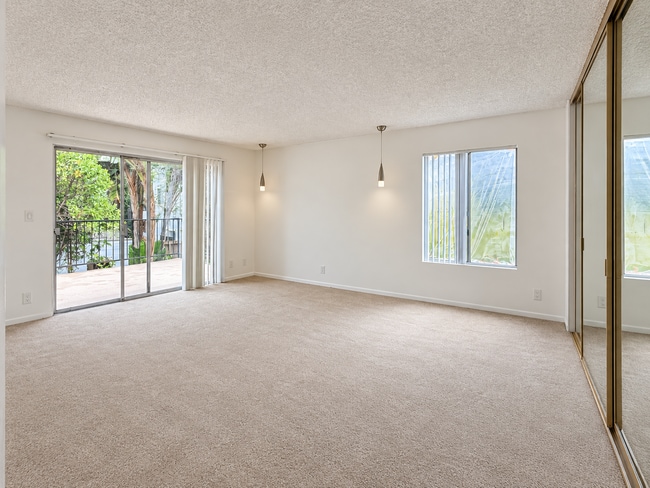 1106 Green Ln