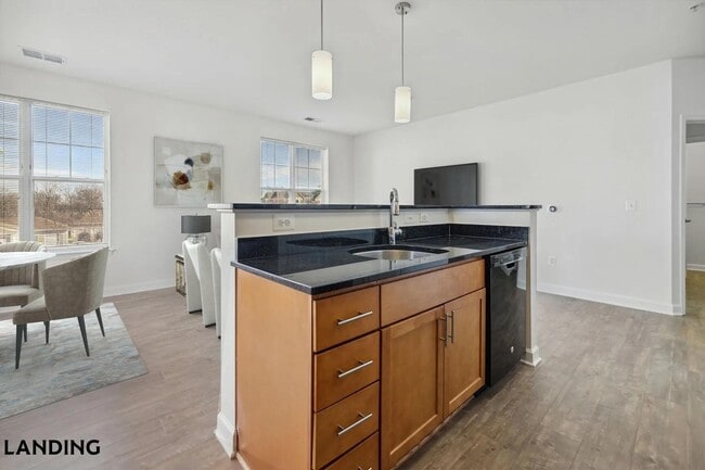 Photo - 909 Mansion Dr Unit 702-207