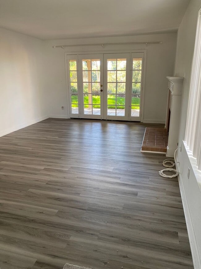 Photo - Single Story Duplex in Cardiff