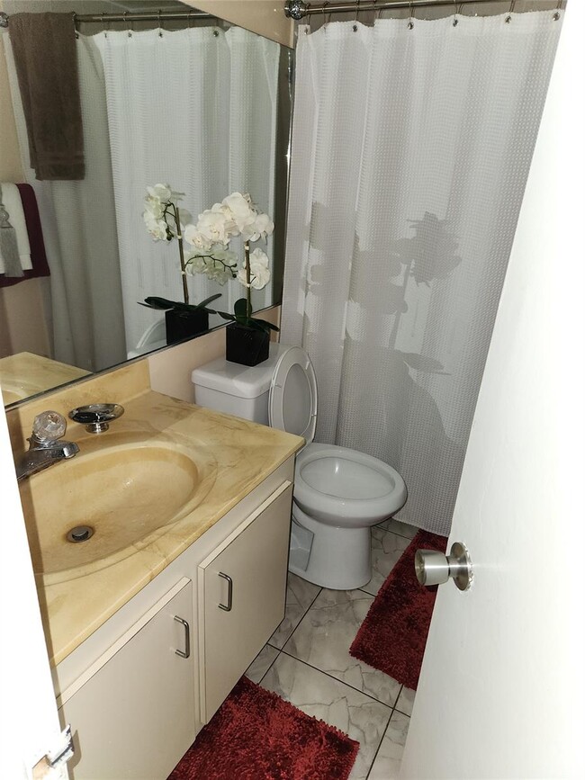 Photo - 4216 Inverrary Blvd