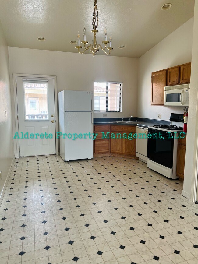 Photo - 4257 Sabana Loop SE Unit D