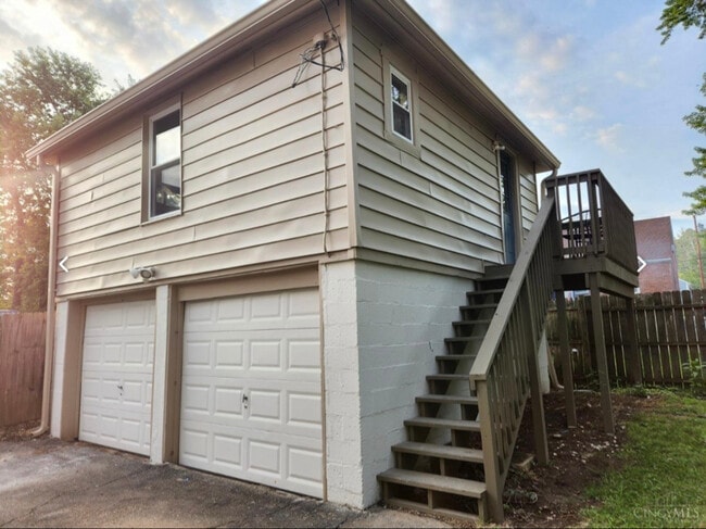 Building Photo - 6848 Buckingham Pl