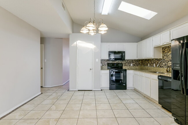 6204 Tidewater Dr