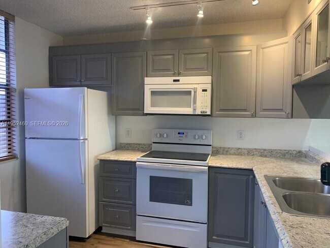 Photo - 1703 Whitehall Dr Unit 306