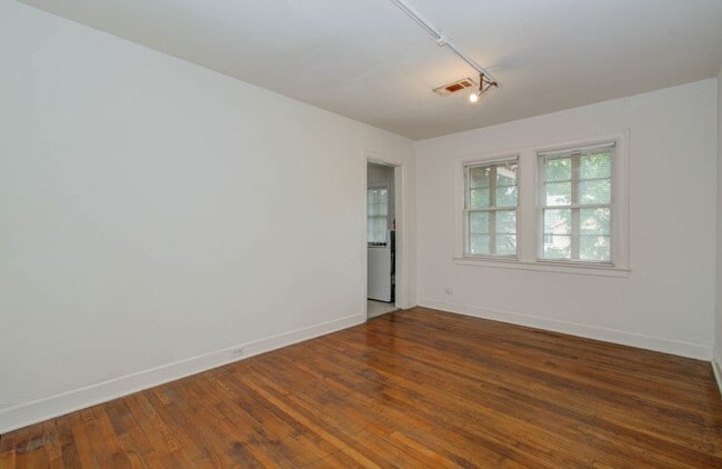 Photo - 1428 Wentworth St