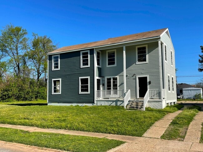 Building Photo - 1259 Estelle St