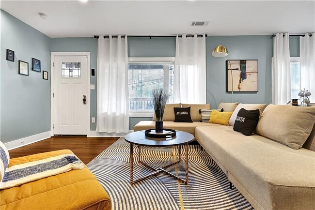 Photo - 112 Linkwood Rd NW