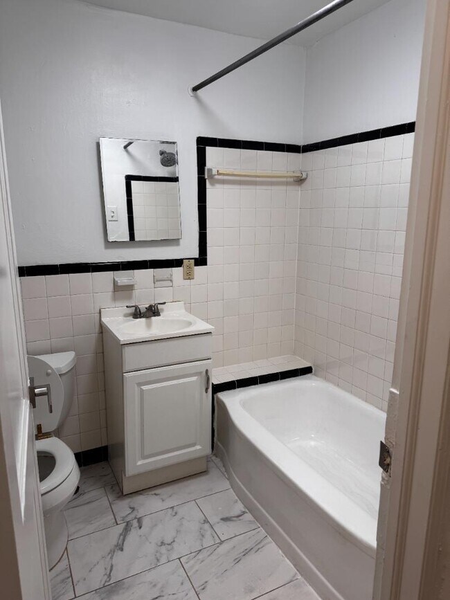 Photo - 2325 Haverford Rd