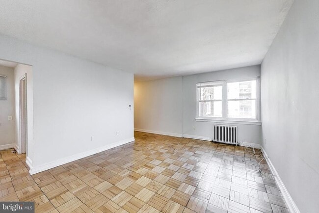 Building Photo - 1726 N Quinn St Unit 307