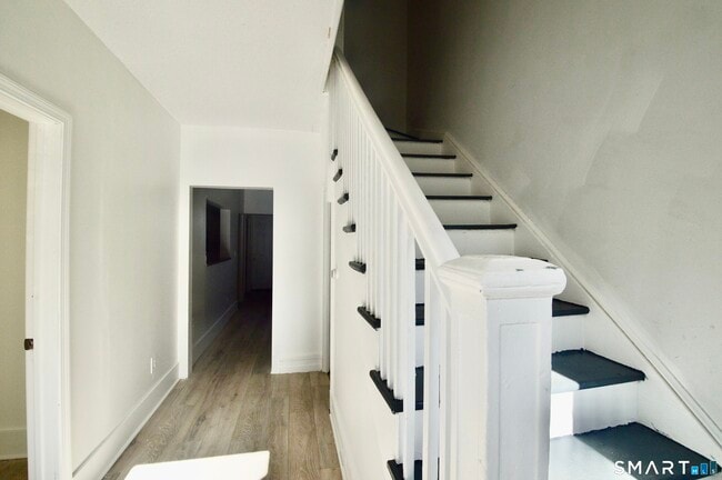 Photo - 270 East Ave