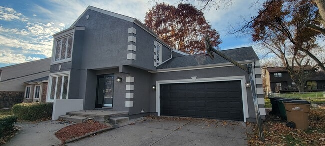 Building Photo - 312 38th St