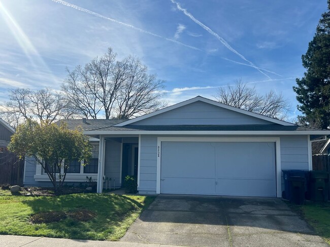 SPACIOUS 3 BED/2 BATH WITH REMODELED KITCH... - SPACIOUS 3 BED/2 BATH WITH REMODELED KITCH... House