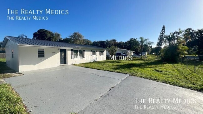 Photo - 2530 N Palm Dr