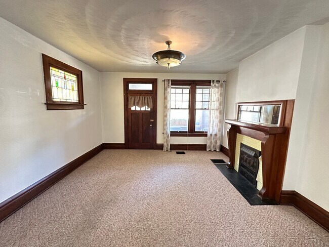 Photo - Thurman Ave 273-275 WAG Unidad 273