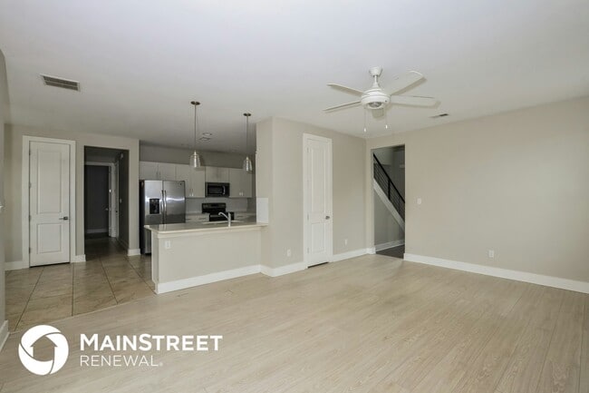 Photo - 6464 Nesting Dove