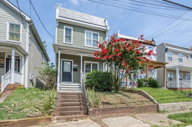Building Photo - Spacious Home Move In Ready Downtown RVA