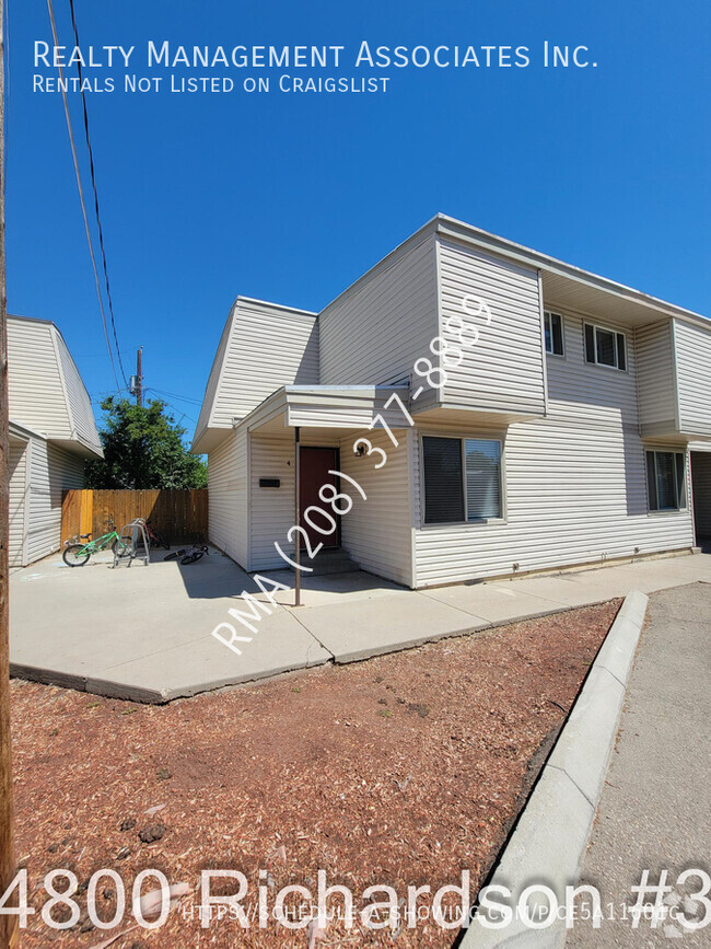 Building Photo - Great Townhouse Located on The Bench!!!