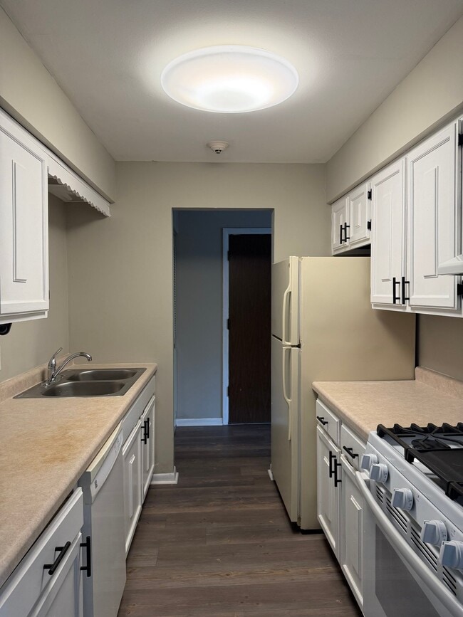 Photo - 113 W 66th St Unit 2