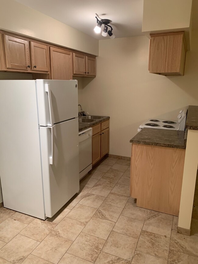 Photo - 689 Snelling Ave S Unit 204