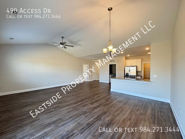 Photo - 490 Access Dr