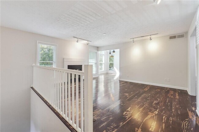 Photo - 4105 Canyon Point Cir