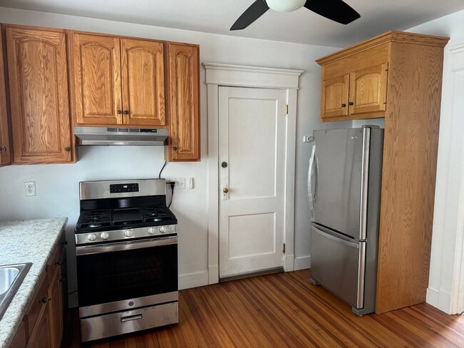 Photo - 196 Willard St Unit 1st Floor