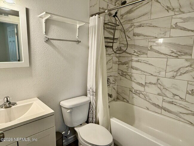 Photo - 114 W 41st St