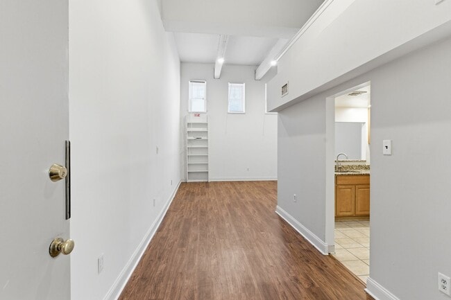 Photo - 2837 Cambridge St Unit 2