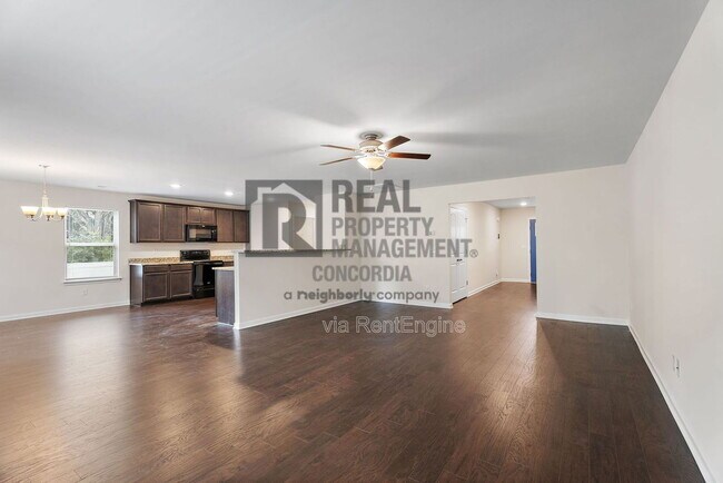 Photo - 317 Sportsman Dr