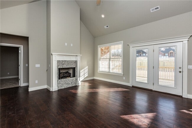 Photo - 1511 Abbey Ln