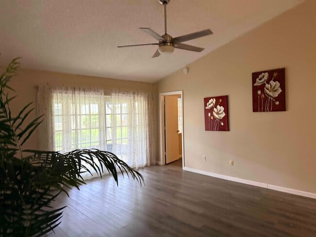Photo - 3968-3105 105th Ave N