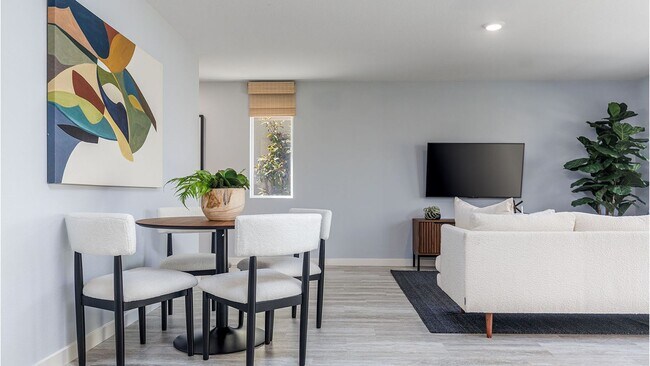 Photo - 4 Bed 2.5 Ba 2 Story 2 Car