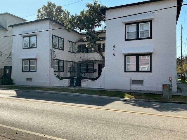 Building Photo - 415 Fairview St Unit 6