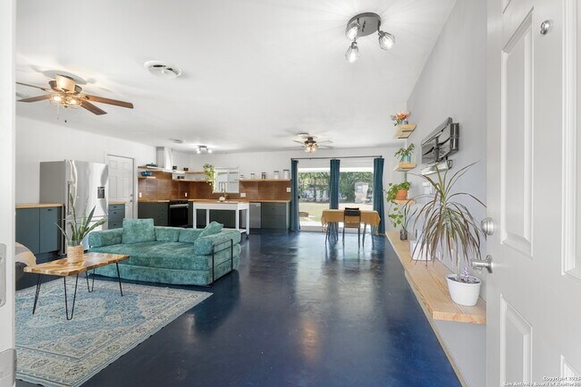 Photo - 1228 Rivercrest Dr