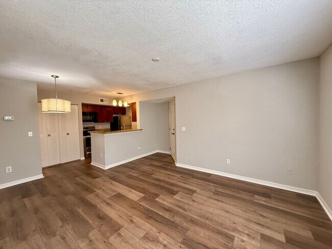 Photo - LOVELY 1/1 CONDO IN SOUTHWEST IN VILLA MEDICI