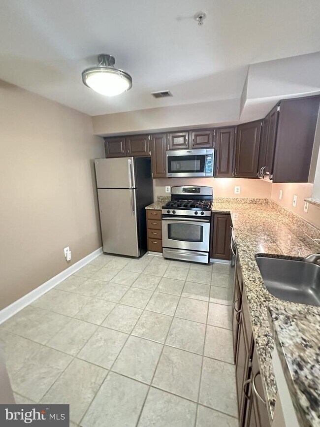 12245 Fairfield House Dr Unit 403A