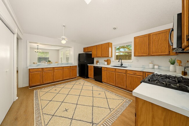 Building Photo - 2935 Auburn Dr