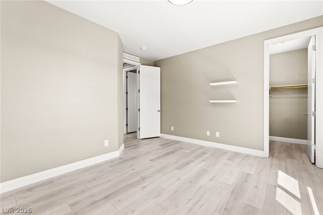 Building Photo - 10314 Apache Blue Ave