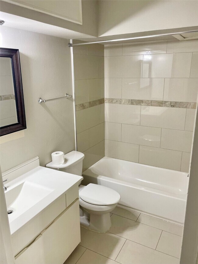 Building Photo - 2625 Marilee Ln Unit 2