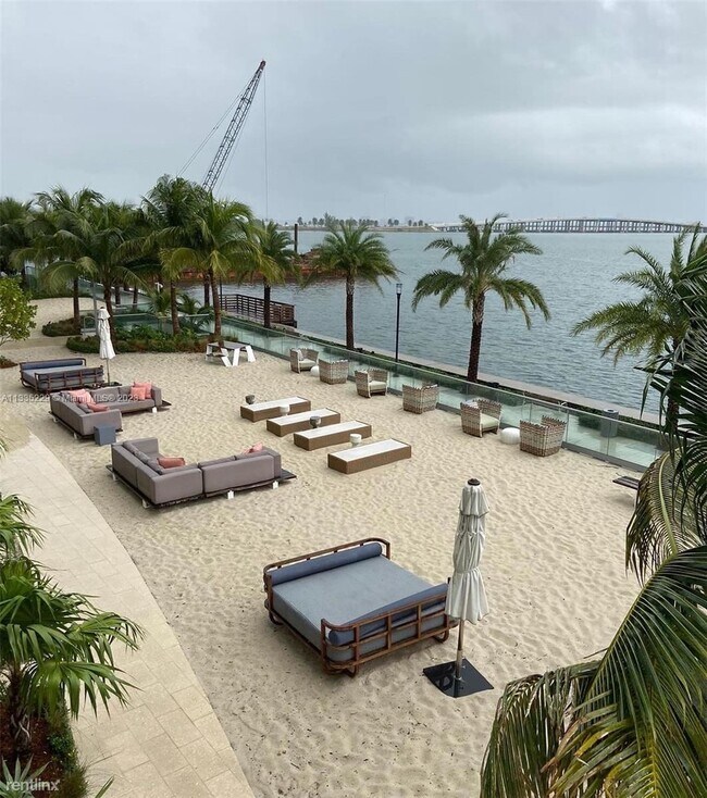 Photo - 1 br, 2 bath Condo - 2900 NE 7th Ave