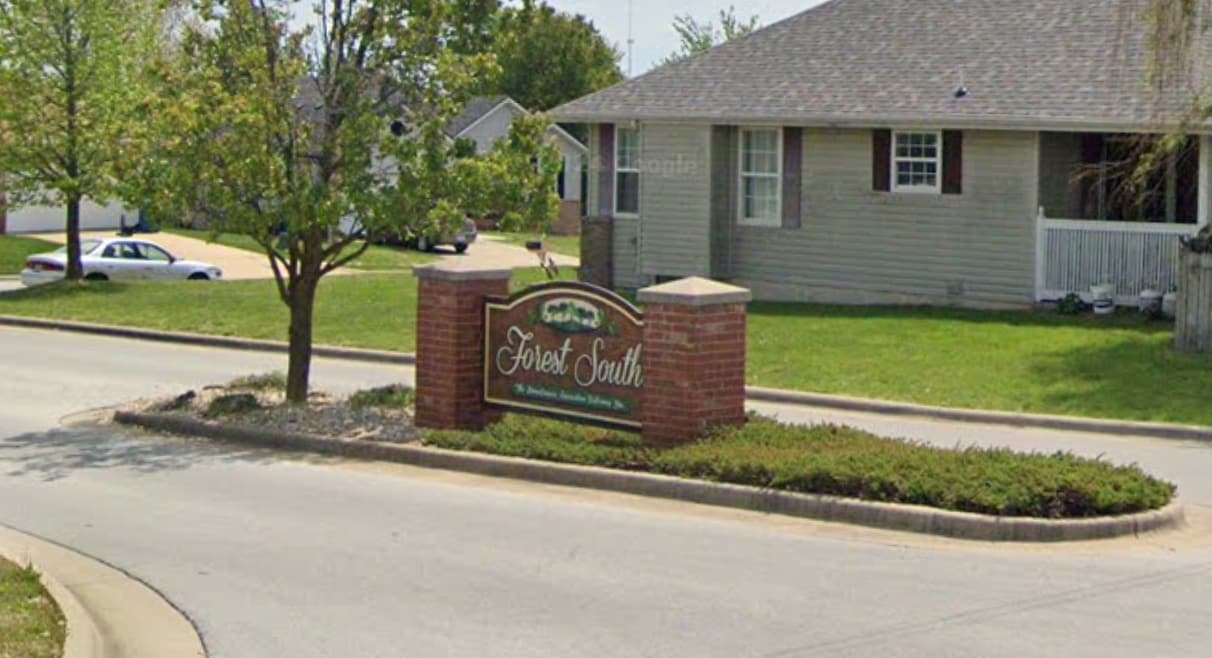 Photo - 410 W White Ash St