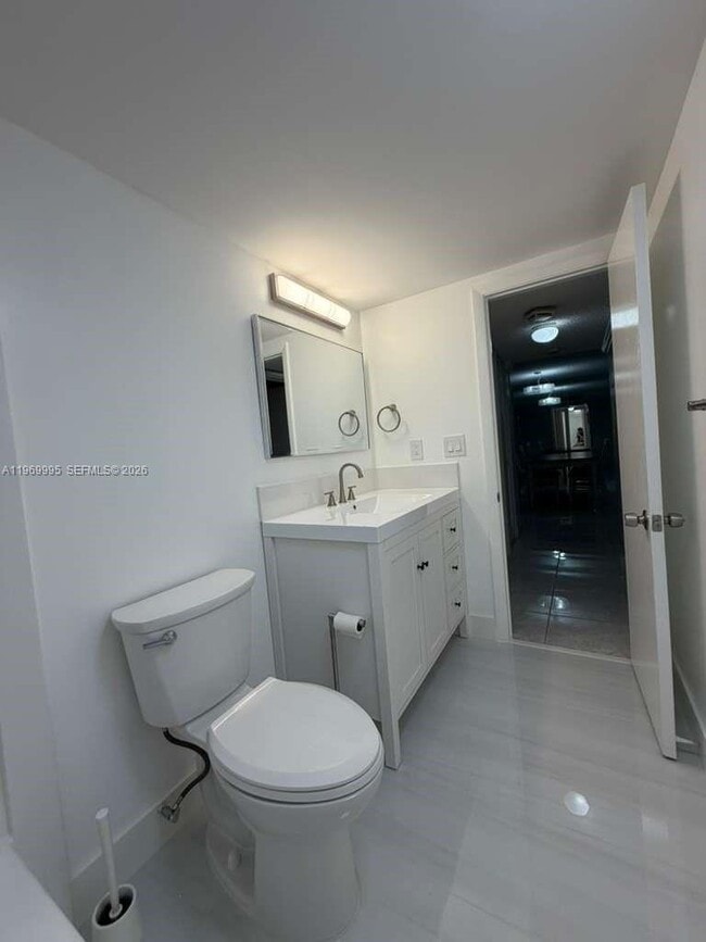 Photo - 301 SE 3rd St Unidad 109