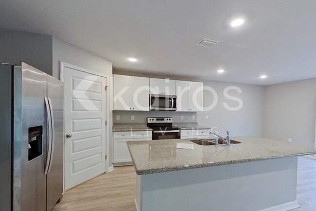 Photo - 273 Monarch Ln