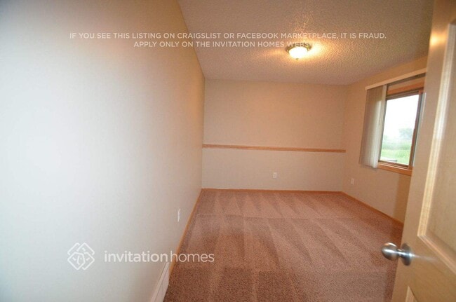 Photo - 713 3rd St SW