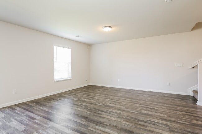 Photo - 541 Springtime Ln